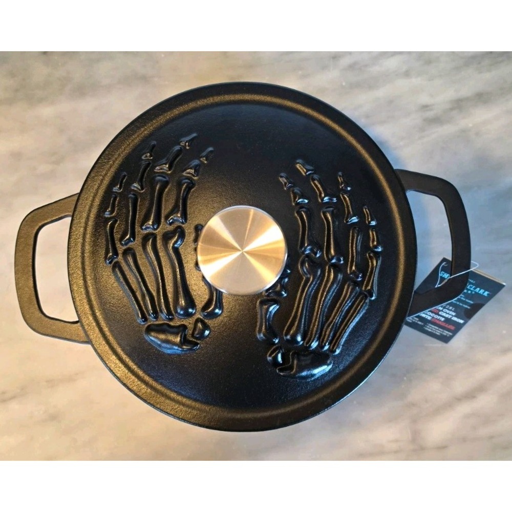 *Rare* Skeleton Hand Cast Iron Dutch Oven- Smith & Clark, 3.5 QT